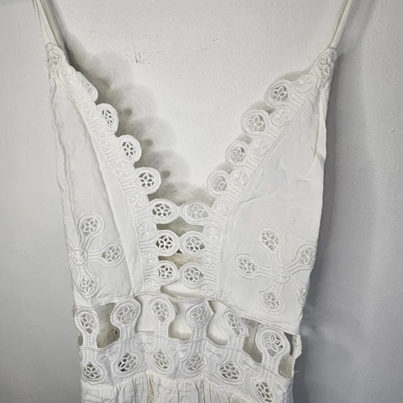 Honey Punch White Lace Cutout Spaghetti Strap Mini Dress Size Small - Picture 4 of 13